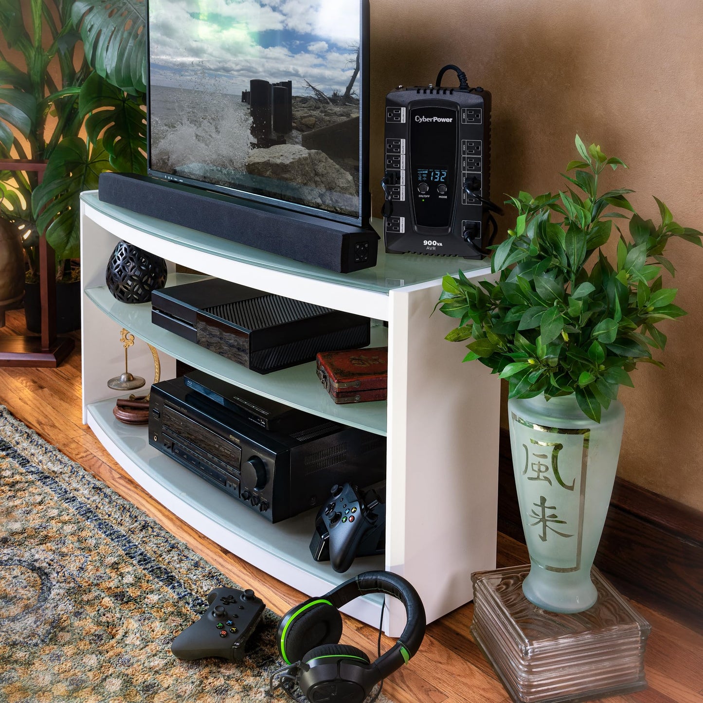 CyberPower AVRG900LCD Intelligent LCD UPS System, 900VA/480W, 12 Outlets, AVR, Compact