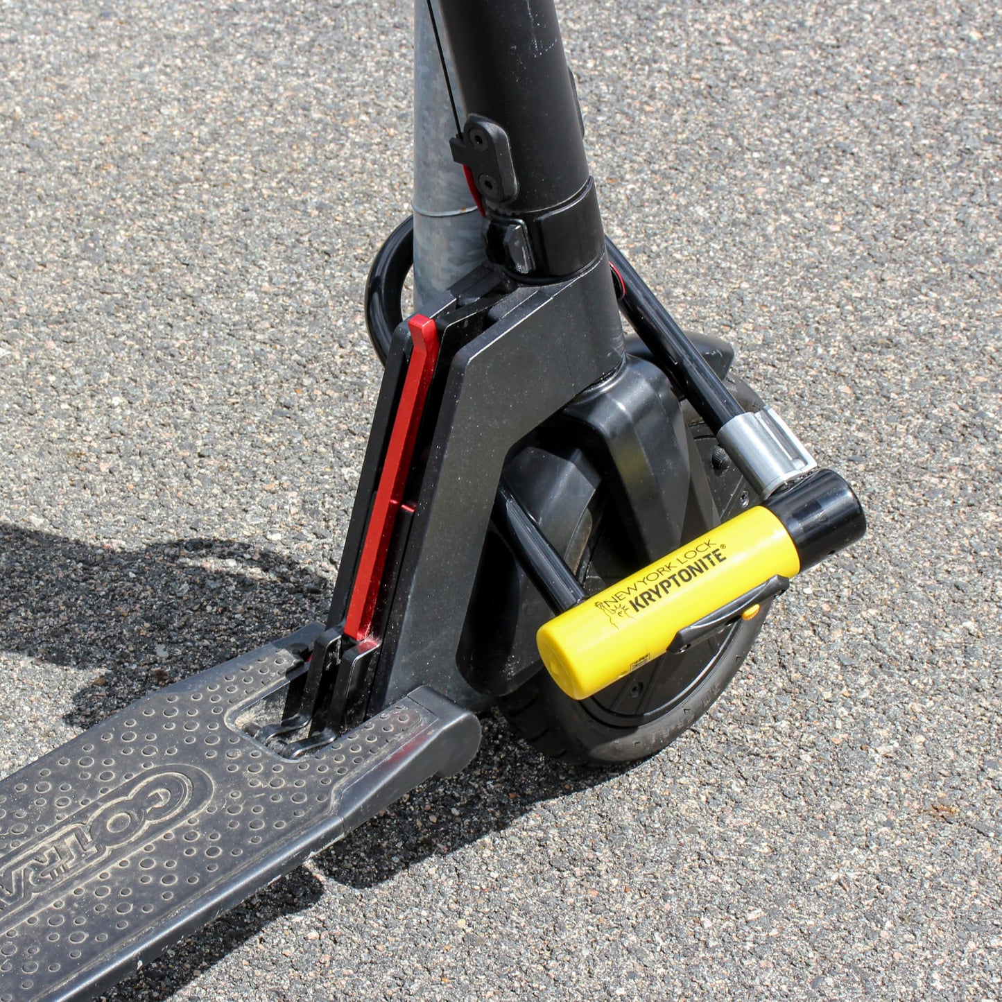 Kryptonite New York Standard Bike U-Lock, Heavy Duty Anti-Theft, 16mm Shackle with Mounting Bracket and Keys, Ultimate Security for Bicycles E-Bikes Scooters