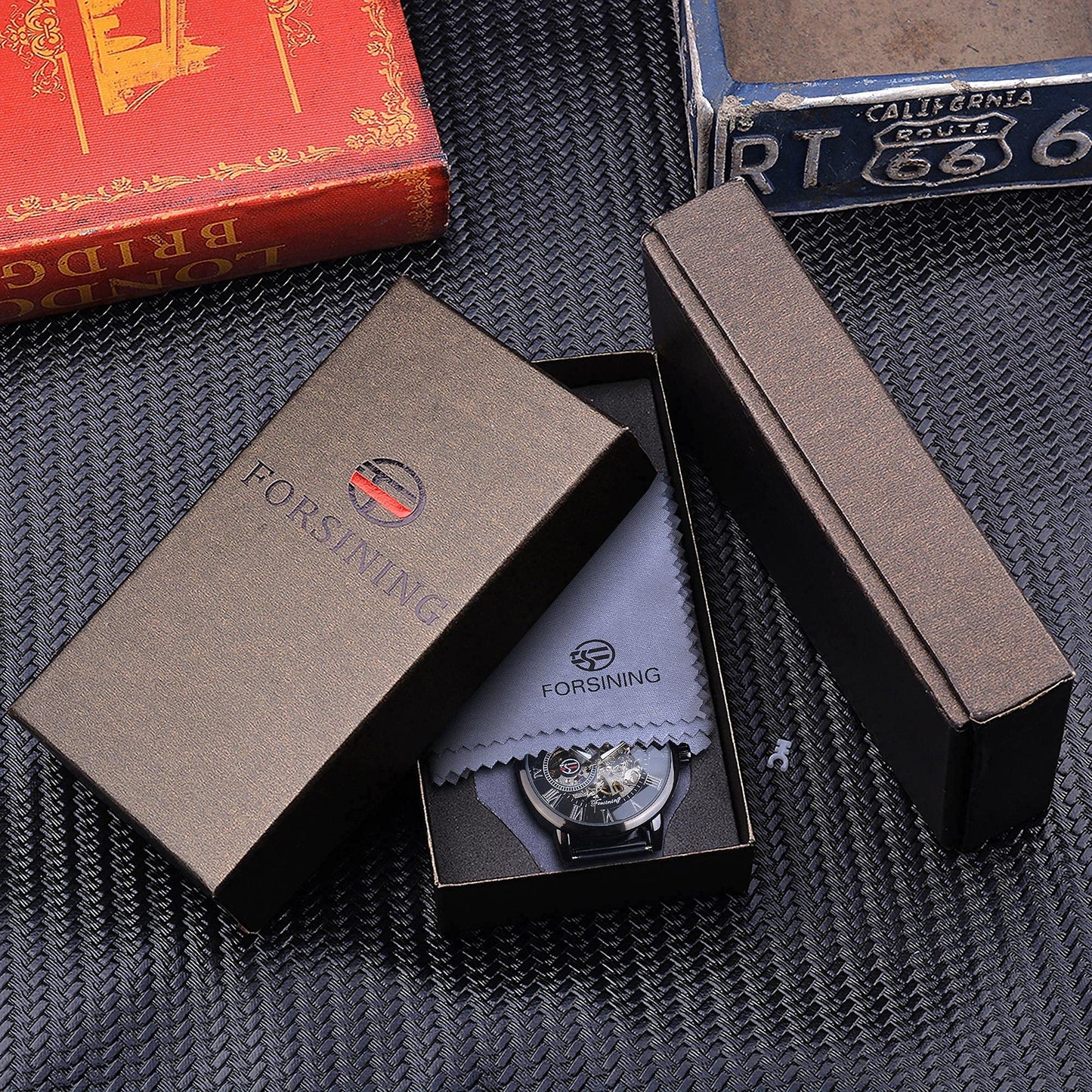 FORSINING Black Mechanical Watch for Men Minimalist Retro Design Staempunk Mechanical Skeleton Wrist Watch Transparent Business Mesh Band Watch