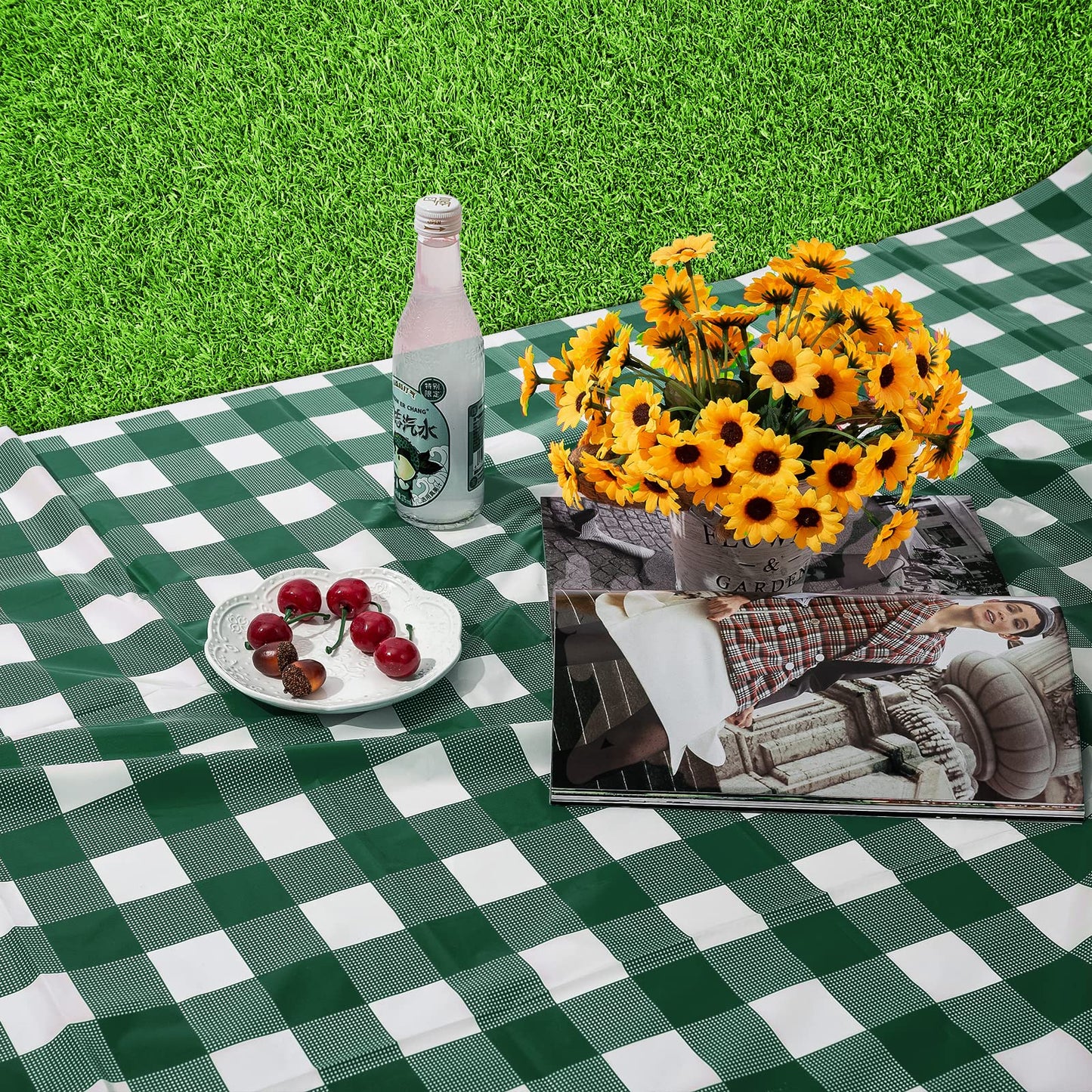 Kesfey 3 Packs Green and White Checkered Tablecloths 54 x 108 Inches Disposable Plastic Gingham Tablecovers Waterproof Rectangle Picnic Party Table Covers for Birthday Party Supplies Christmas