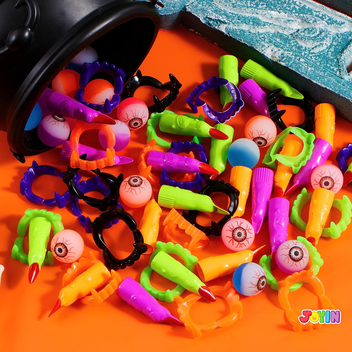 JOYIN 72 PCS Halloween Party Favors Game Toy Gifts-Scary Eyeballs, Witch Fingers and Vampire Teeth Set for Kids Child Trick or Treat Party Supplies, Gift Exchange, Halloween Carnival Game Prizes