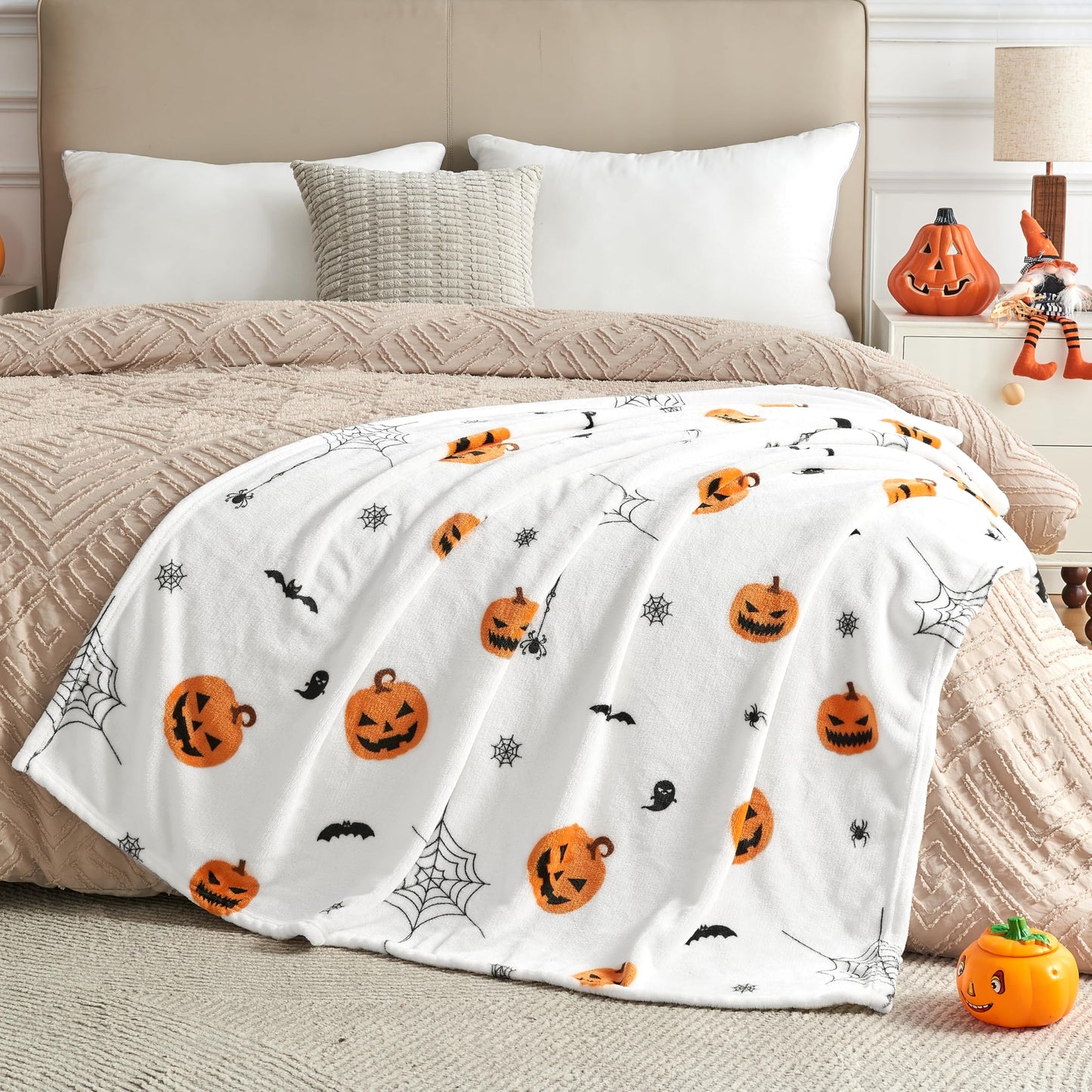 Edenleaf Soft Cozy Halloween Blanket, Spooky Pumpkin Bat Spider Webs Print White Throws for Couch Bed Home Decoration Gifts, Fuzzy Fleece Halloween Throw Blanket for Kids Adults 50"x60" (White)