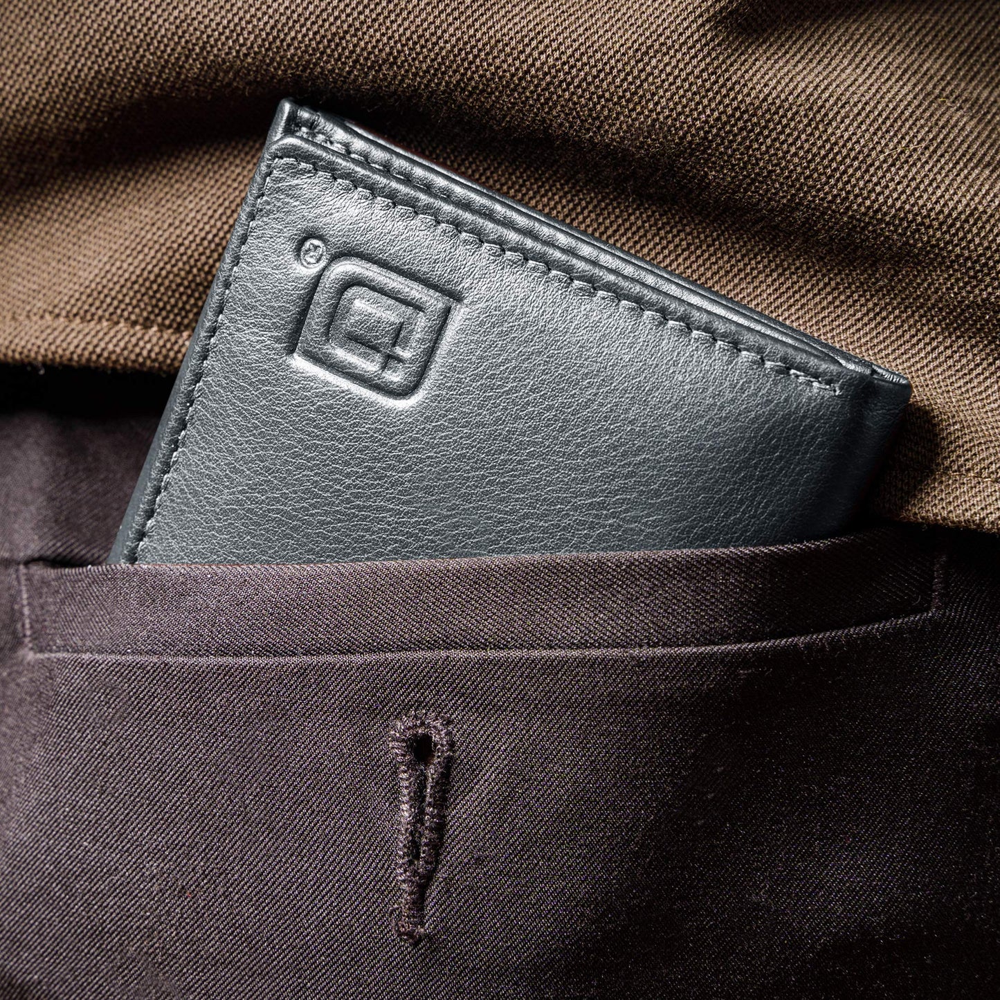 ID Stronghold Men's Leather Trifold Wallet - RFID Blocking - Black Wallet with Gift Box